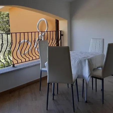Camere Private 1 2 3 Pula * Pula