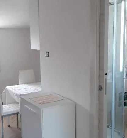 Pensionat Camere Private 1 2 3 Pula