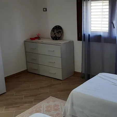 Camere Private 1 2 3 Pula Pula