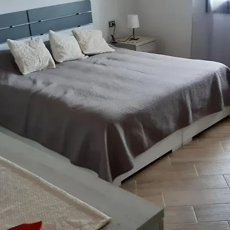 Camere Private 1 2 3 Pula Pula